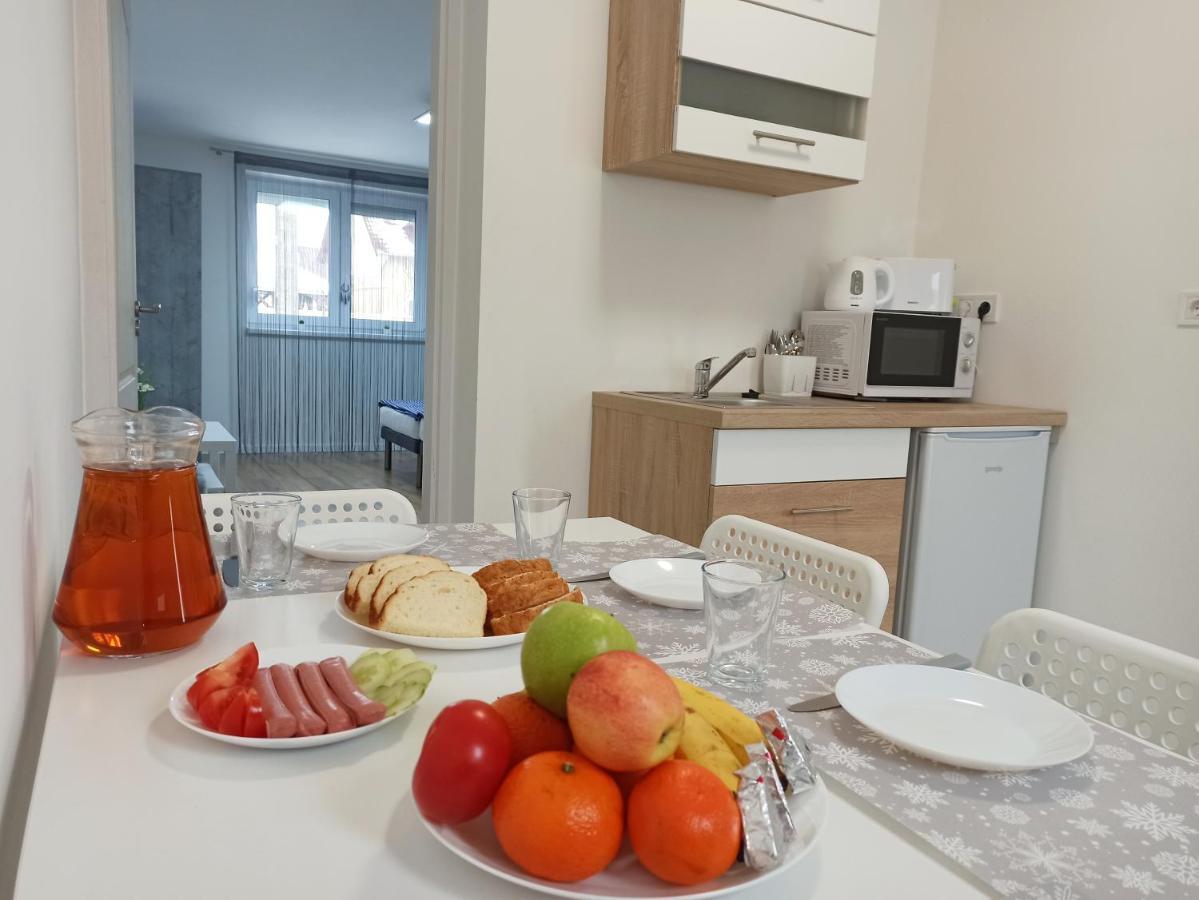 Grafit Apartmanok Hajdunanas Luaran gambar